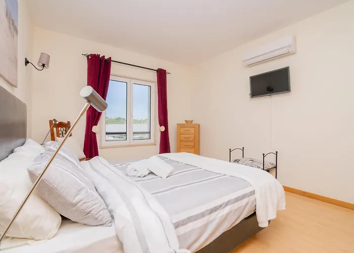 Marina Retreat - An Exquisite 2 Bedroom On The Marina * Lagos
