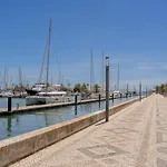דירה Marina Retreat - An Exquisite 2 Bedroom On The Marina