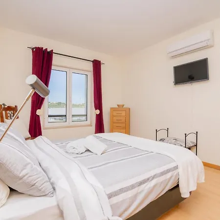 Marina Retreat - An Exquisite 2 Bedroom On The Marina * Lagos