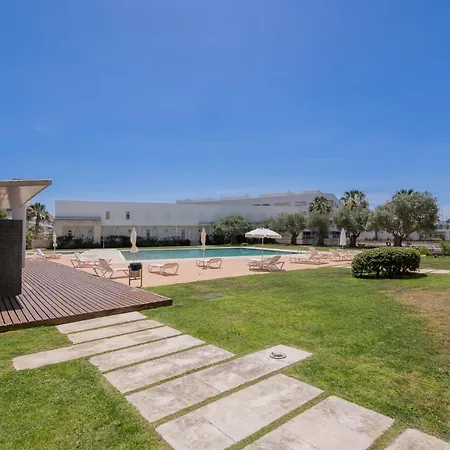 Apartment Marina Retreat - An Exquisite 2 Bedroom On The Marina