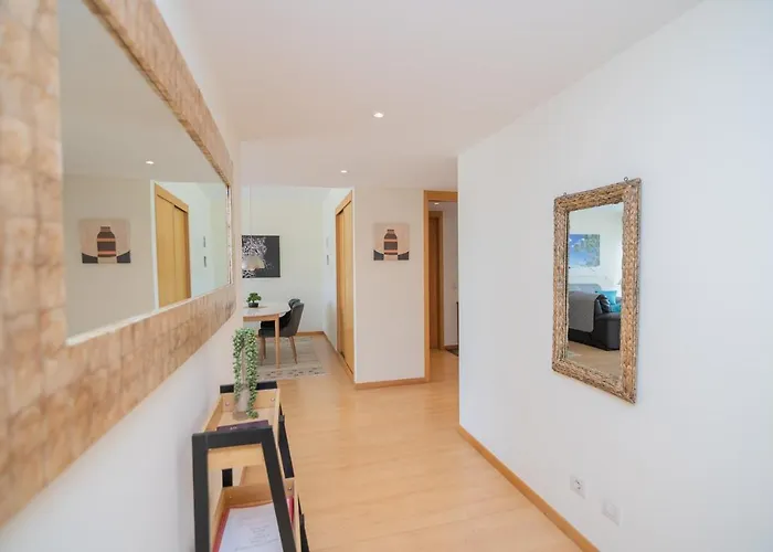 Apartment Marina Retreat - An Exquisite 2 Bedroom On The Marina