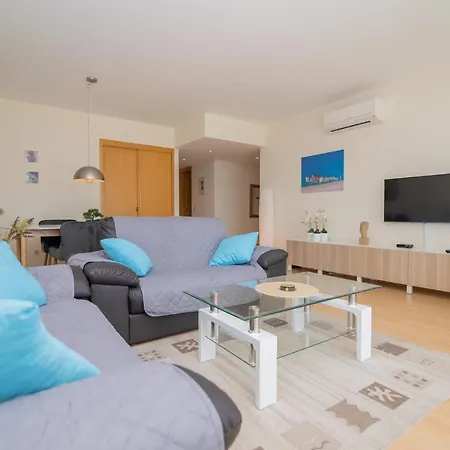 Marina Retreat - An Exquisite 2 Bedroom On The Marina Daire