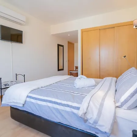 Marina Retreat - An Exquisite 2 Bedroom On The Marina