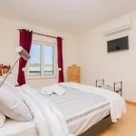 Marina Retreat - An Exquisite 2 Bedroom On The Marina * Lagos