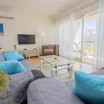 Apartment Marina Retreat - An Exquisite 2 Bedroom On The Marina