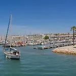 Apartment Marina Retreat - An Exquisite 2 Bedroom On The Marina Lagos