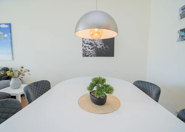 Appartement Marina Retreat - An Exquisite 2 Bedroom On The Marina *